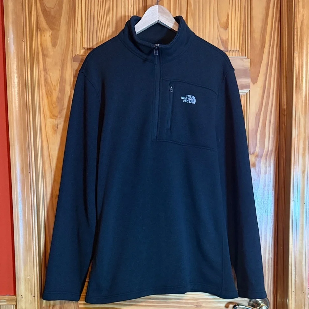 The North Face Men’s Charcoal Quarter-Zip Pullover